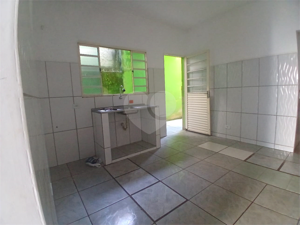 Casa à venda com 2 quartos, 70m² - Foto 6
