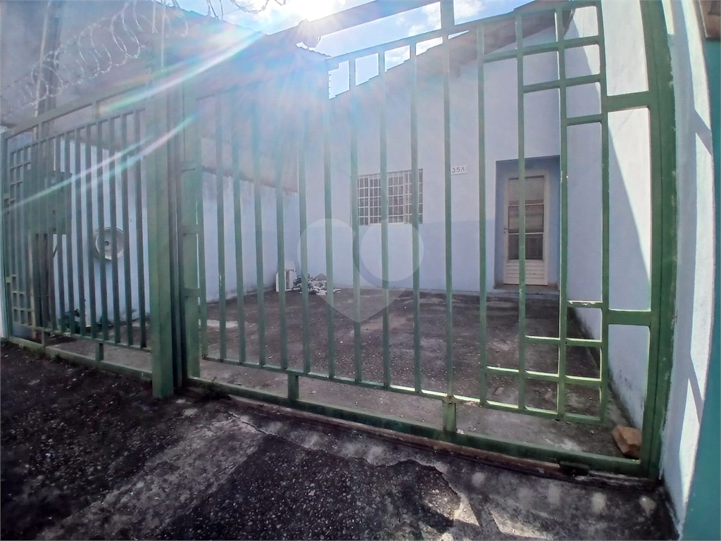 Casa à venda com 2 quartos, 70m² - Foto 1