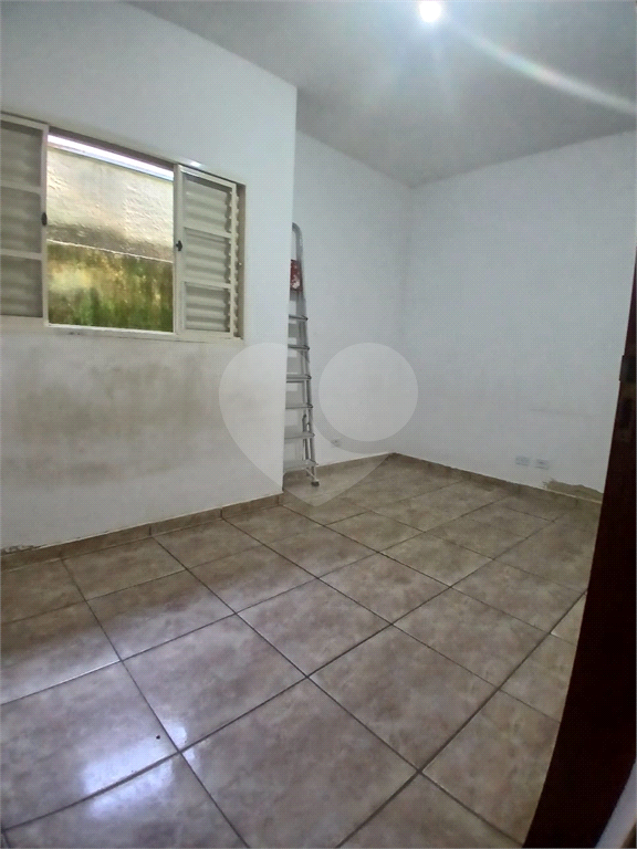 Casa à venda com 2 quartos, 70m² - Foto 11