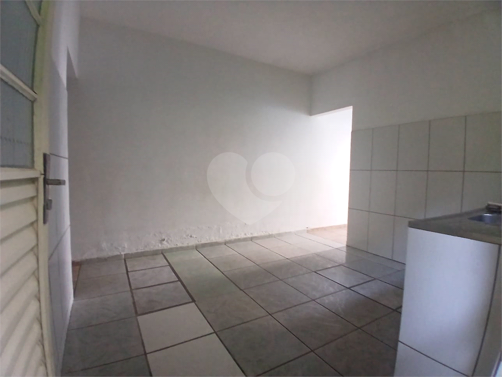 Casa à venda com 2 quartos, 70m² - Foto 7