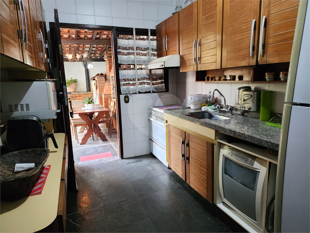 Casa térrea no Jardim Virgínia Bianca  Zona Norte 2 dormitórios, sendo 1 suíte com closet