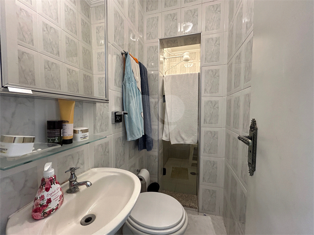 Apartamento de 120 m2 com Portaria 24hs em andar alto