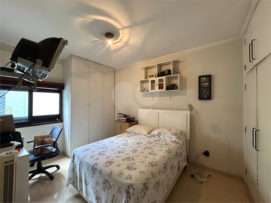 Apartamento de 120 m2 com Portaria 24hs em andar alto