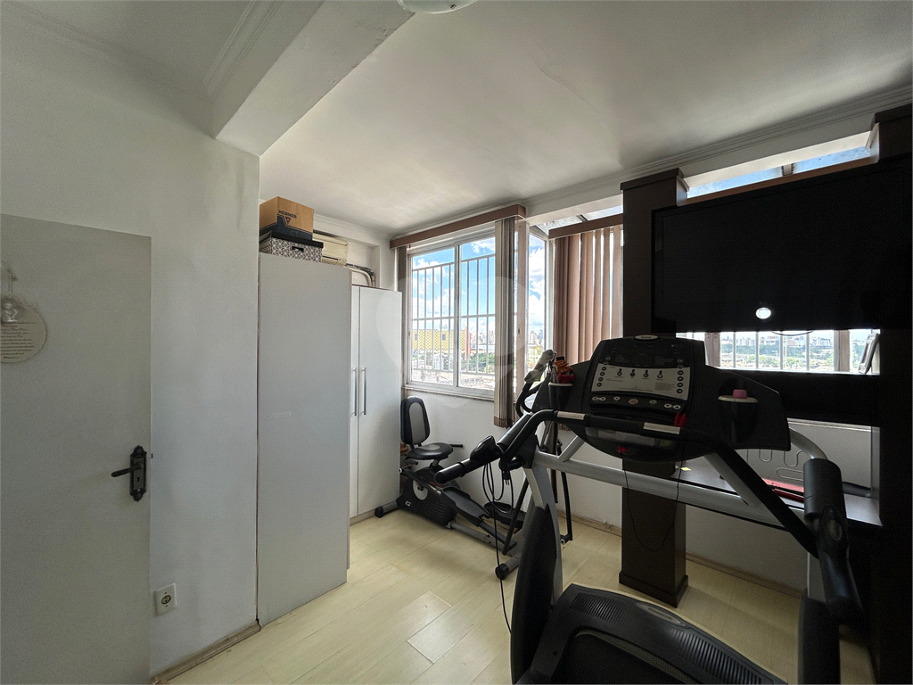 Apartamento de 120 m2 com Portaria 24hs em andar alto