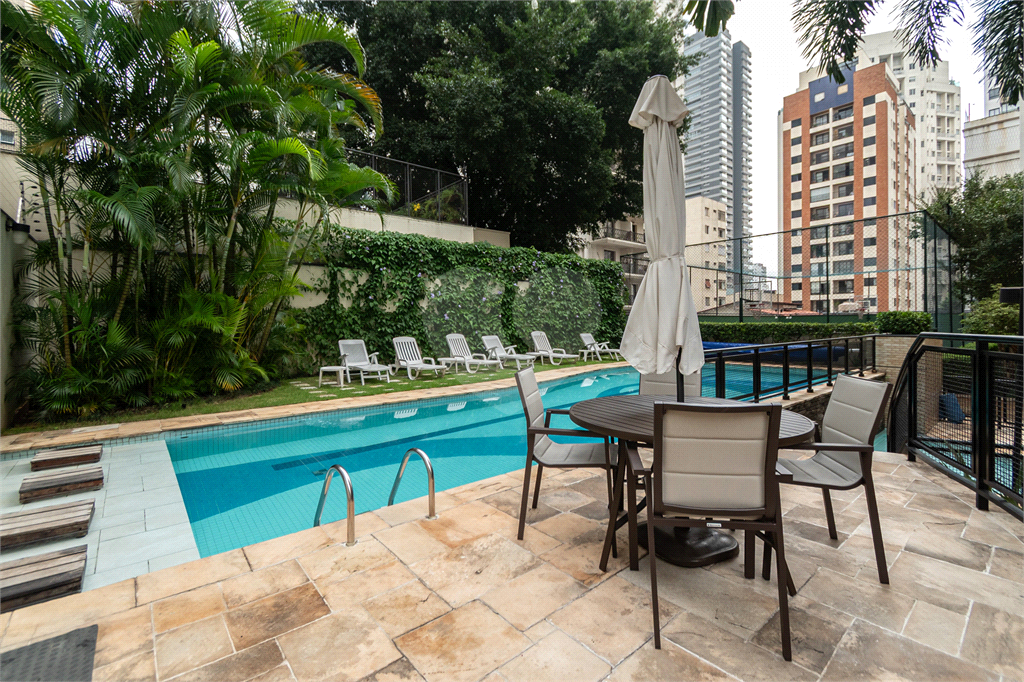 Apartamento com 3 quartos sendo 2 suites - Excelente localização em Perdizes