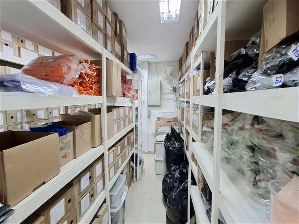 Conjunto Comercial-Sala à venda com 1 quarto, 85m² - Foto 23