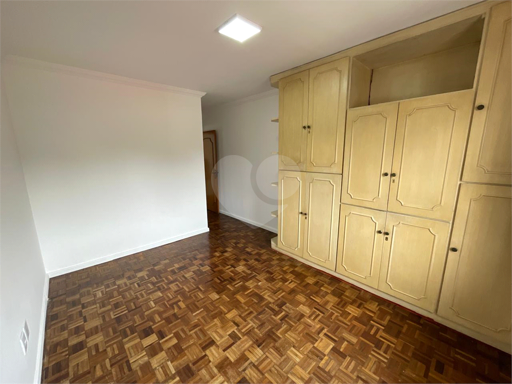 Sobrado Jardim Temembé/Vila Arnoni, 03 dormitórios, 1 suíte.
