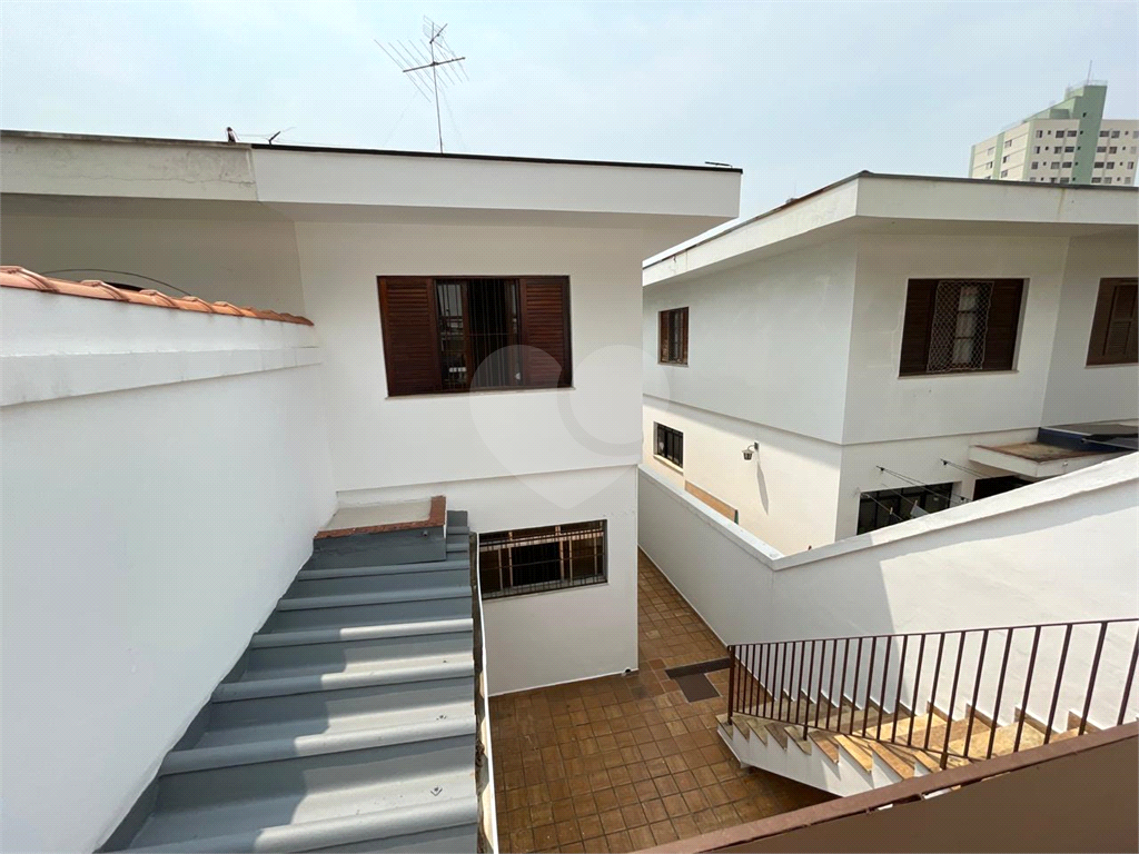 Sobrado Jardim Temembé/Vila Arnoni, 03 dormitórios, 1 suíte.