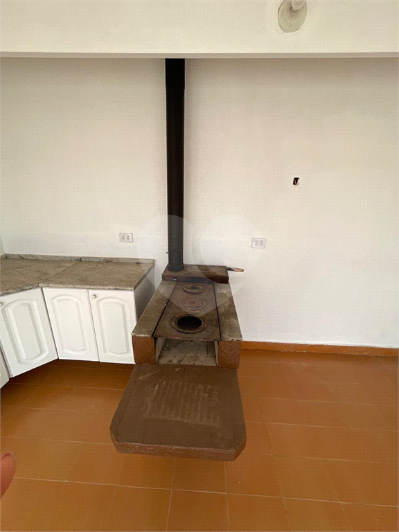 Sobrado Jardim Temembé/Vila Arnoni, 03 dormitórios, 1 suíte.