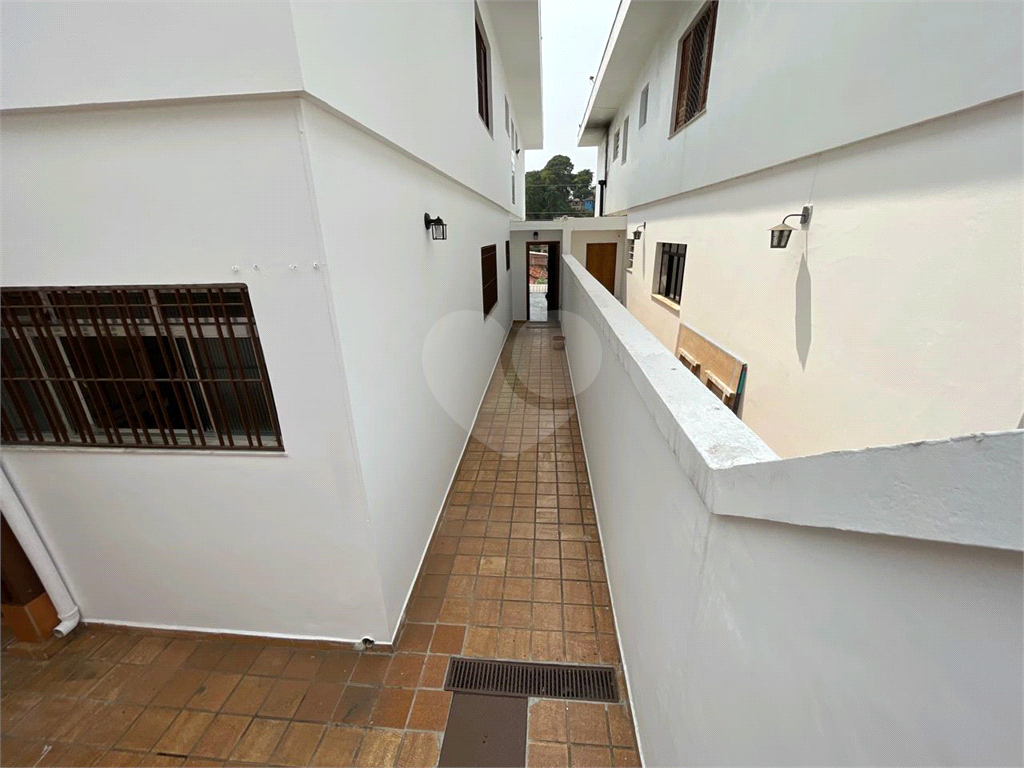 Sobrado Jardim Temembé/Vila Arnoni, 03 dormitórios, 1 suíte.