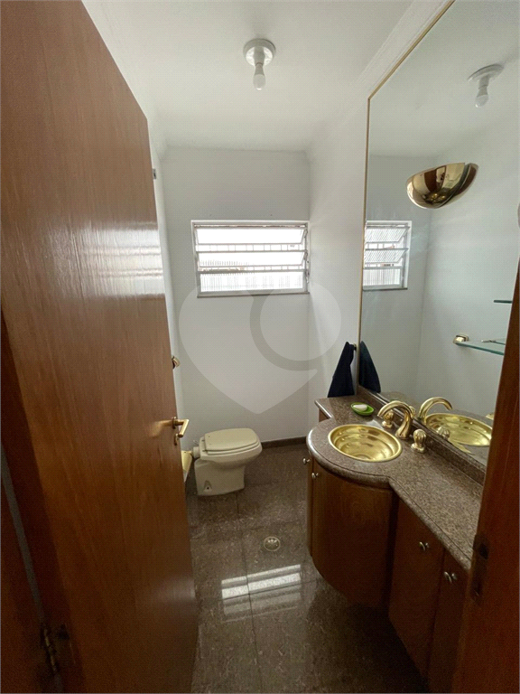 Sobrado Jardim Temembé/Vila Arnoni, 03 dormitórios, 1 suíte.