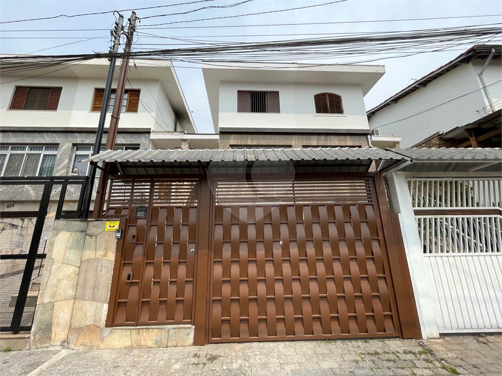 Sobrado Jardim Temembé/Vila Arnoni, 03 dormitórios, 1 suíte.