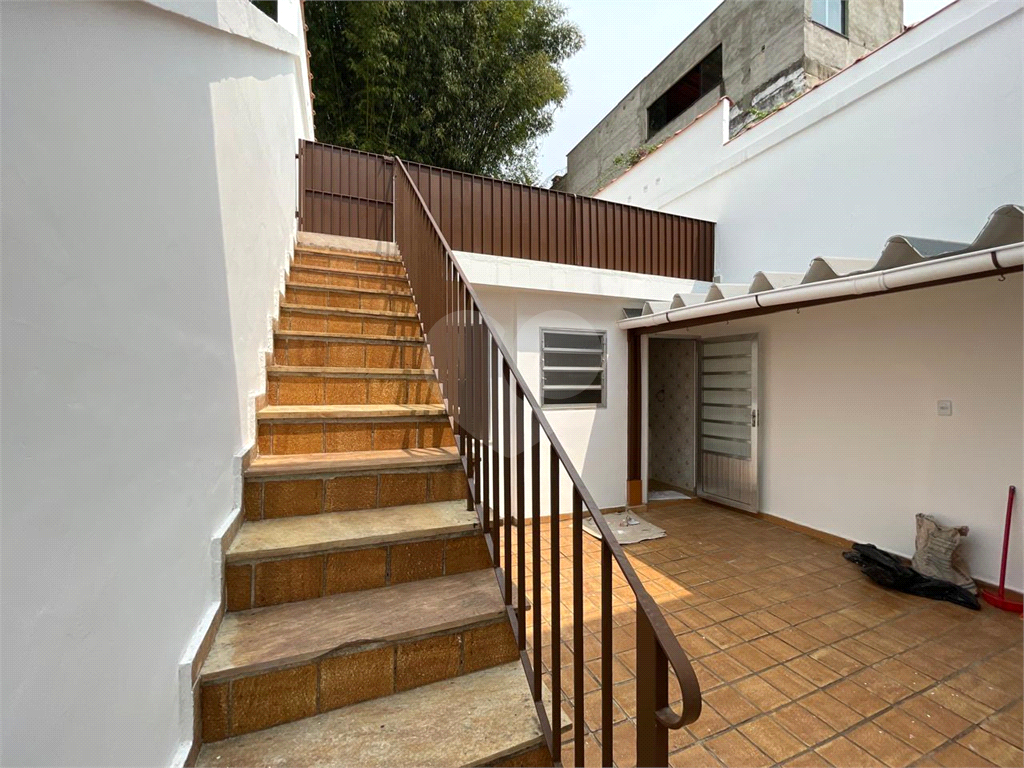 Sobrado Jardim Temembé/Vila Arnoni, 03 dormitórios, 1 suíte.