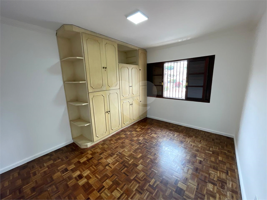 Sobrado Jardim Temembé/Vila Arnoni, 03 dormitórios, 1 suíte.