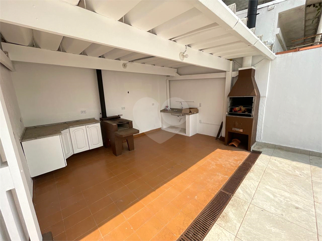 Sobrado Jardim Temembé/Vila Arnoni, 03 dormitórios, 1 suíte.
