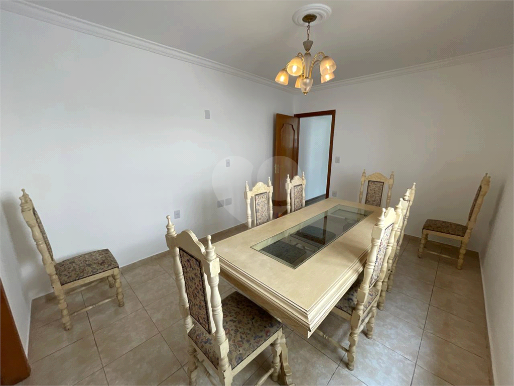 Sobrado Jardim Temembé/Vila Arnoni, 03 dormitórios, 1 suíte.