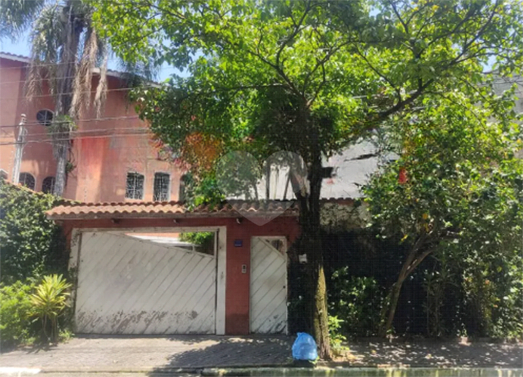 SOBRADO em BARRO BRANCO (ZONA NORTE)