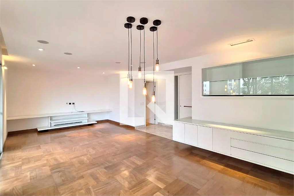 APARTAMENTO em PERDIZES