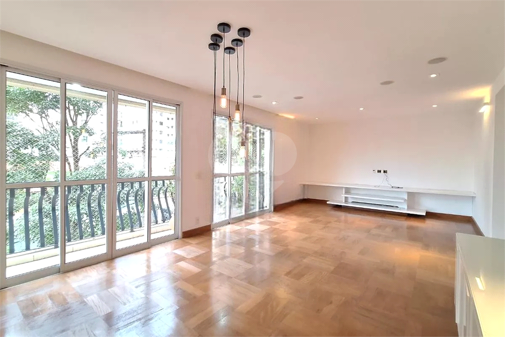 APARTAMENTO em PERDIZES