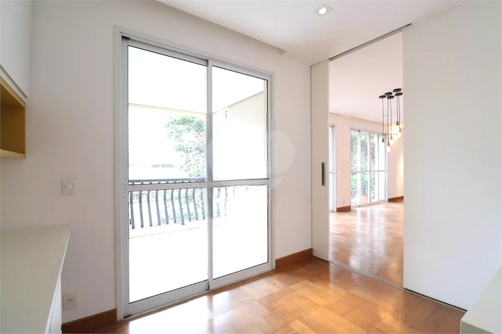 APARTAMENTO em PERDIZES