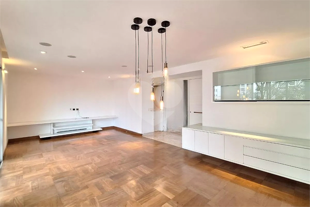 APARTAMENTO em PERDIZES