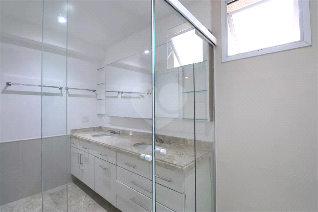 APARTAMENTO em PERDIZES