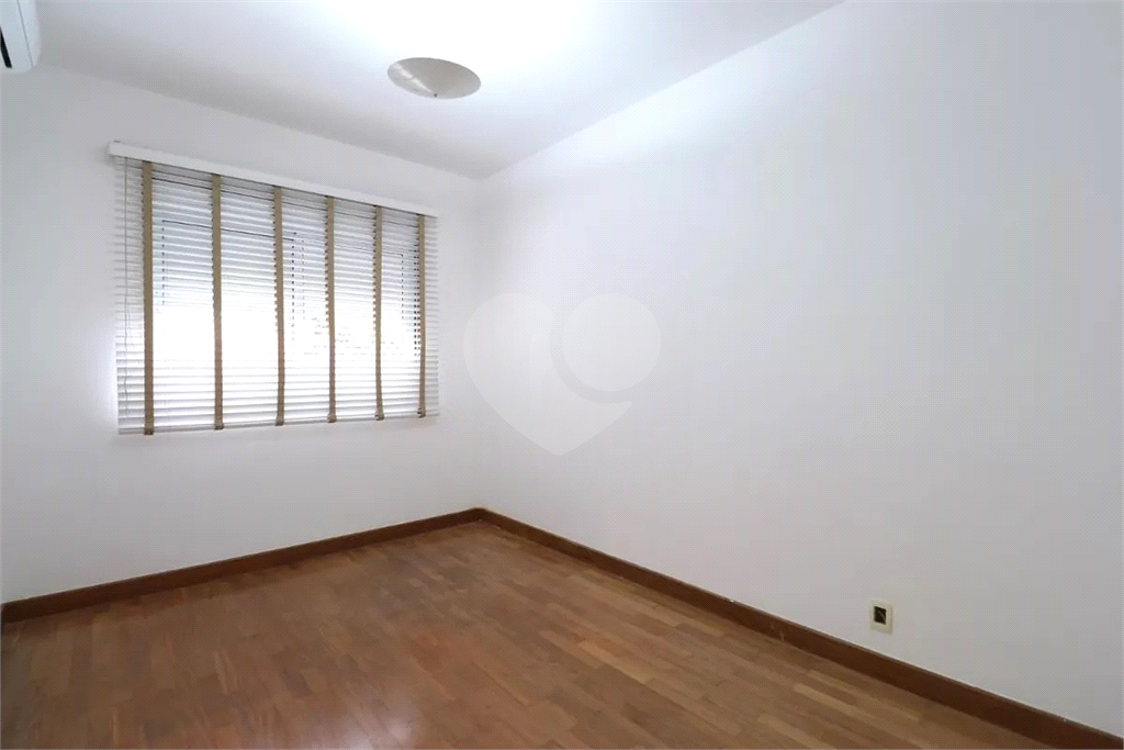 APARTAMENTO em PERDIZES