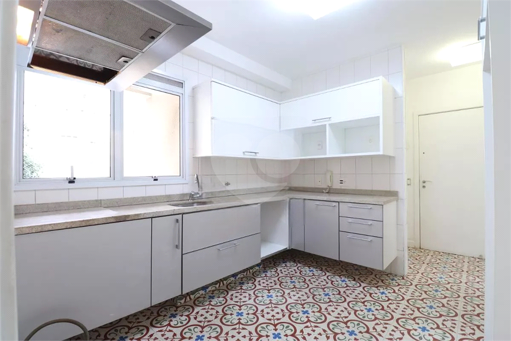 APARTAMENTO em PERDIZES