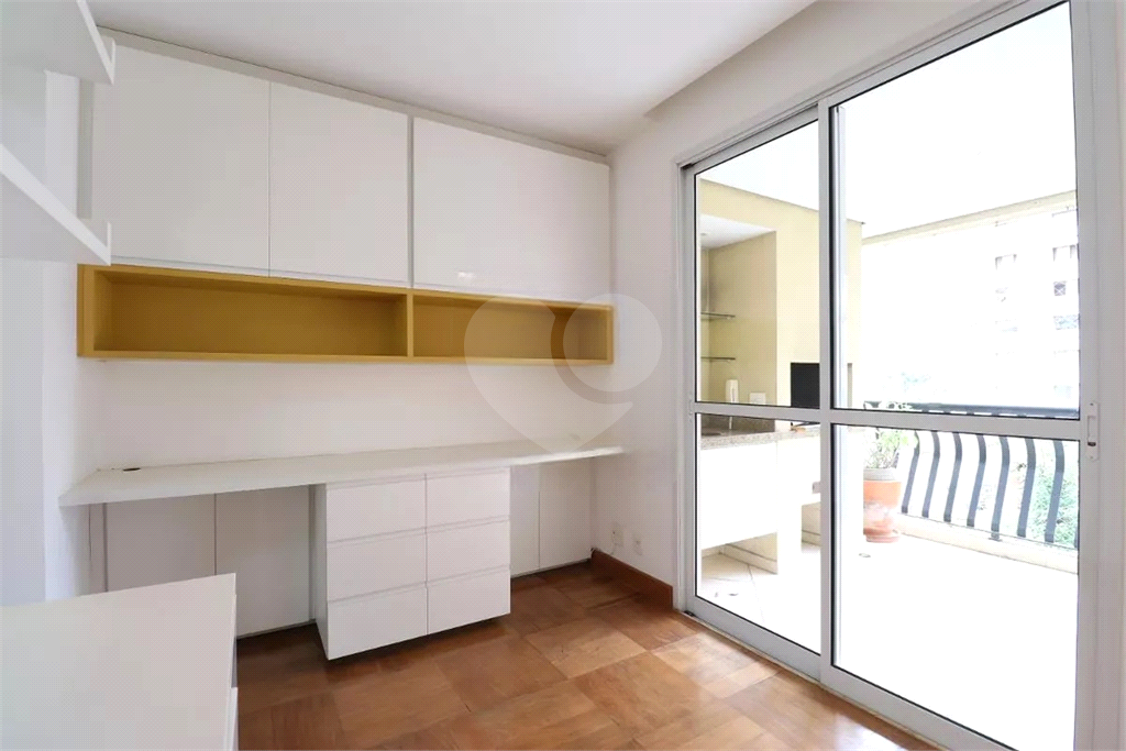 APARTAMENTO em PERDIZES