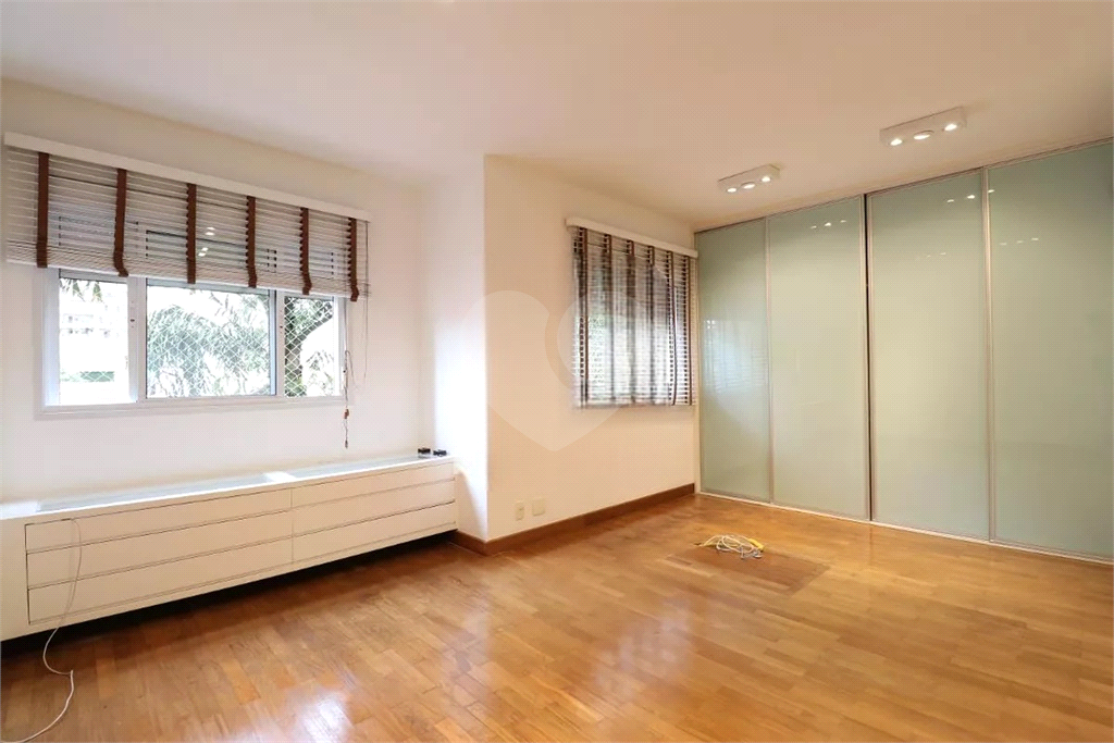 APARTAMENTO em PERDIZES