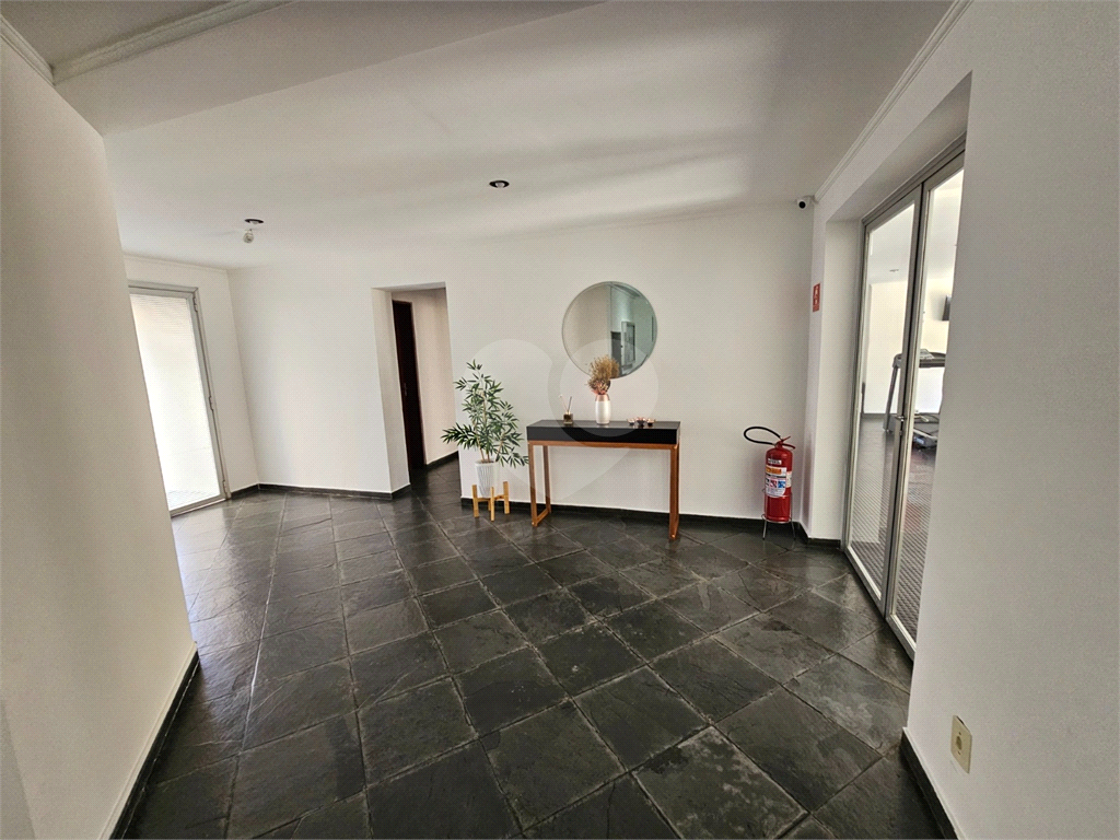 Apartamento com 2 Quartos e 1 Banheiro à Venda, com 55 metros quadrados