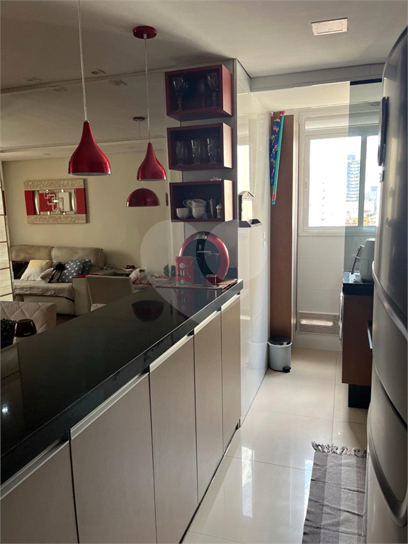 Apartamento venda GUARULHOS com 52m2, 2 quartos, sala com sacada e 1 vaga de garagem