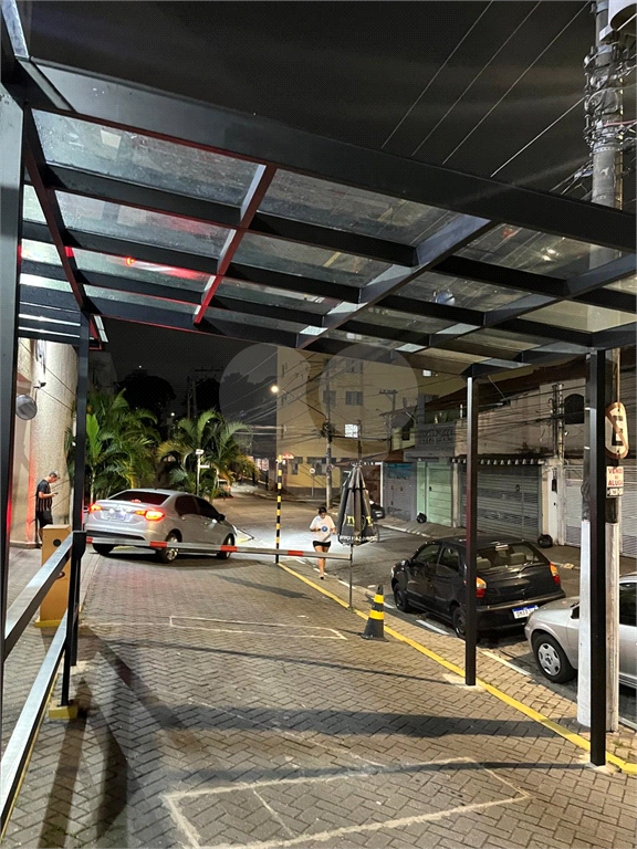 Apartamento venda GUARULHOS com 52m2, 2 quartos, sala com sacada e 1 vaga de garagem