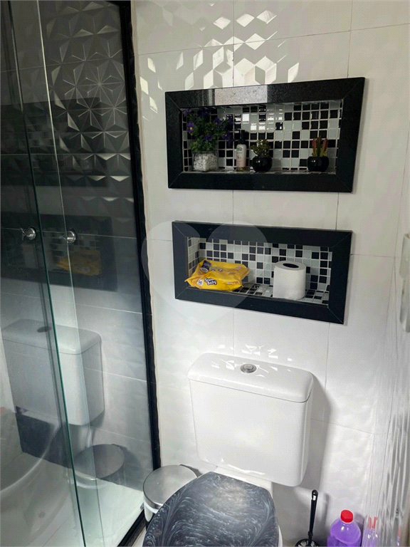 Apartamento venda GUARULHOS com 52m2, 2 quartos, sala com sacada e 1 vaga de garagem