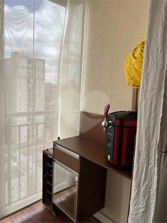 Apartamento venda GUARULHOS com 52m2, 2 quartos, sala com sacada e 1 vaga de garagem
