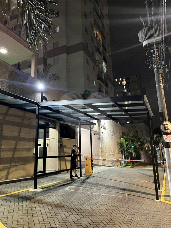 Apartamento venda GUARULHOS com 52m2, 2 quartos, sala com sacada e 1 vaga de garagem