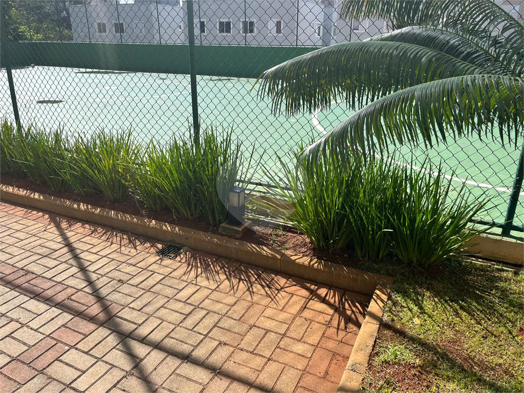 Apartamento venda GUARULHOS com 52m2, 2 quartos, sala com sacada e 1 vaga de garagem