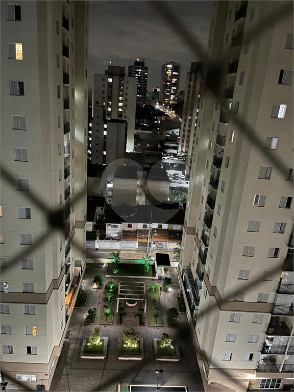 Apartamento venda GUARULHOS com 52m2, 2 quartos, sala com sacada e 1 vaga de garagem
