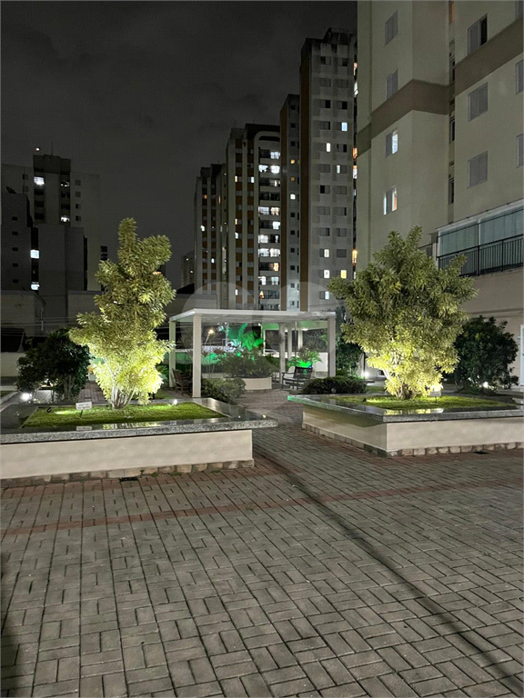 Apartamento venda GUARULHOS com 52m2, 2 quartos, sala com sacada e 1 vaga de garagem