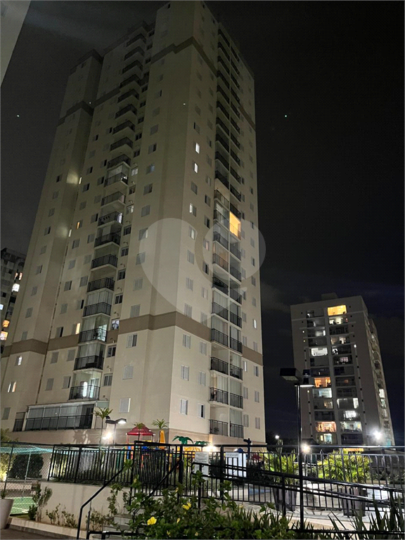 Apartamento venda GUARULHOS com 52m2, 2 quartos, sala com sacada e 1 vaga de garagem