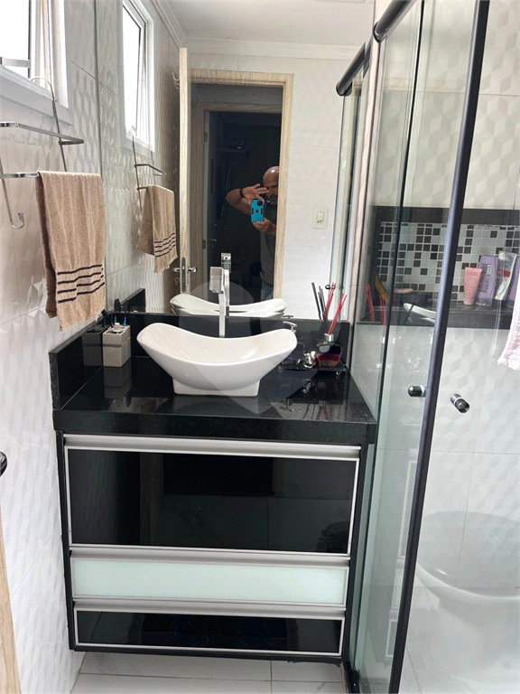 Apartamento venda GUARULHOS com 52m2, 2 quartos, sala com sacada e 1 vaga de garagem