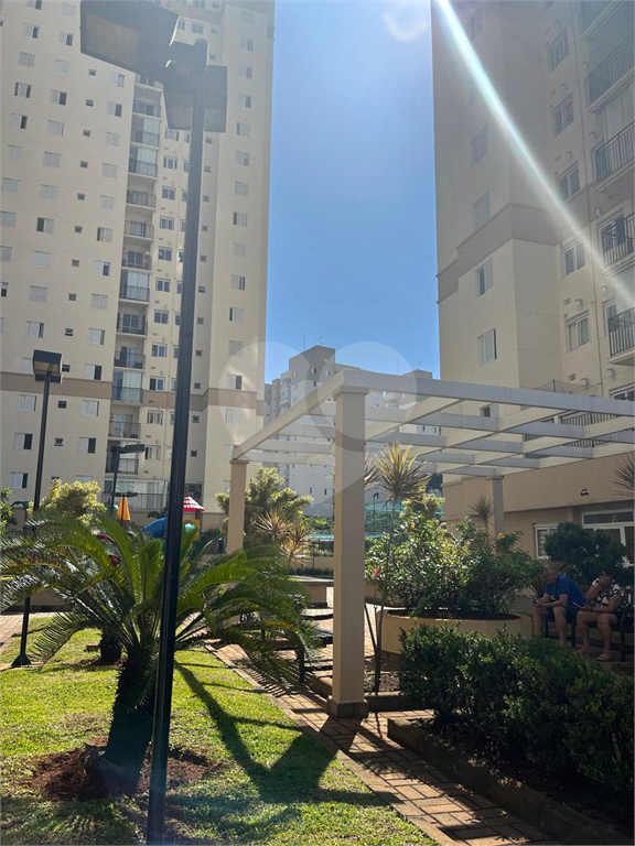 Apartamento venda GUARULHOS com 52m2, 2 quartos, sala com sacada e 1 vaga de garagem