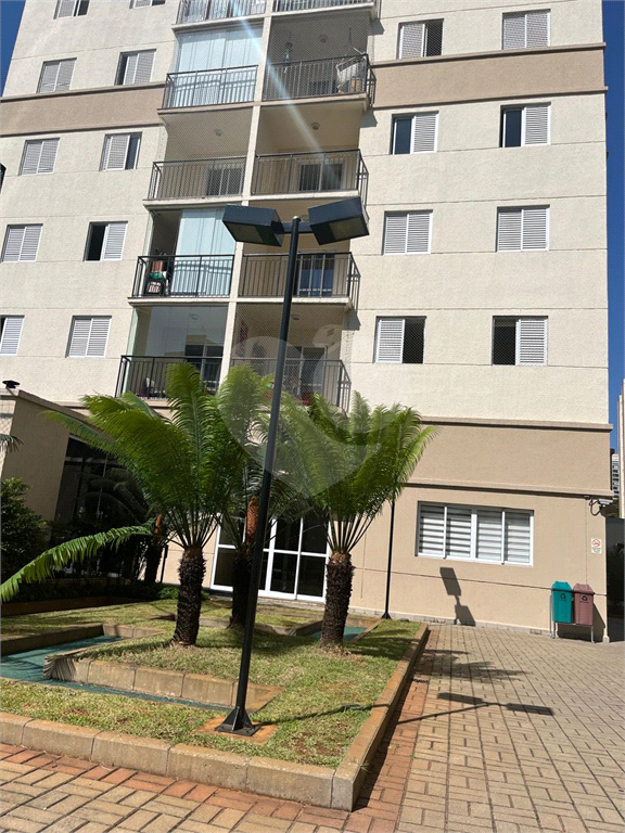 Apartamento venda GUARULHOS com 52m2, 2 quartos, sala com sacada e 1 vaga de garagem