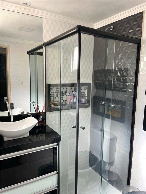 Apartamento venda GUARULHOS com 52m2, 2 quartos, sala com sacada e 1 vaga de garagem