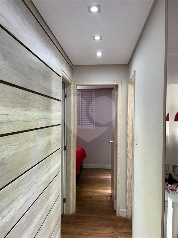 Apartamento venda GUARULHOS com 52m2, 2 quartos, sala com sacada e 1 vaga de garagem