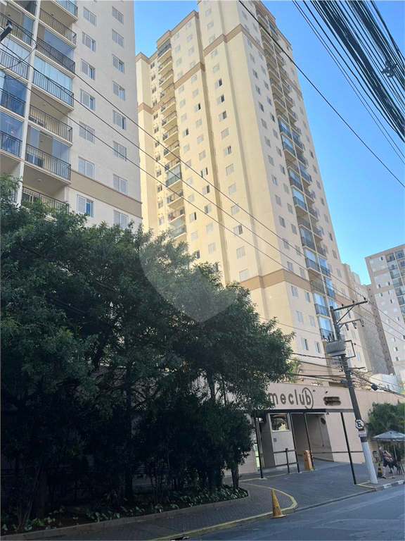 Apartamento venda GUARULHOS com 52m2, 2 quartos, sala com sacada e 1 vaga de garagem