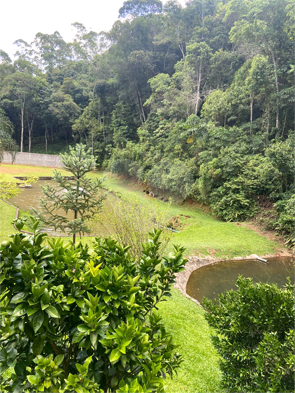Vende-se chácara com lago Nazare Paulista com 3.000 m² 