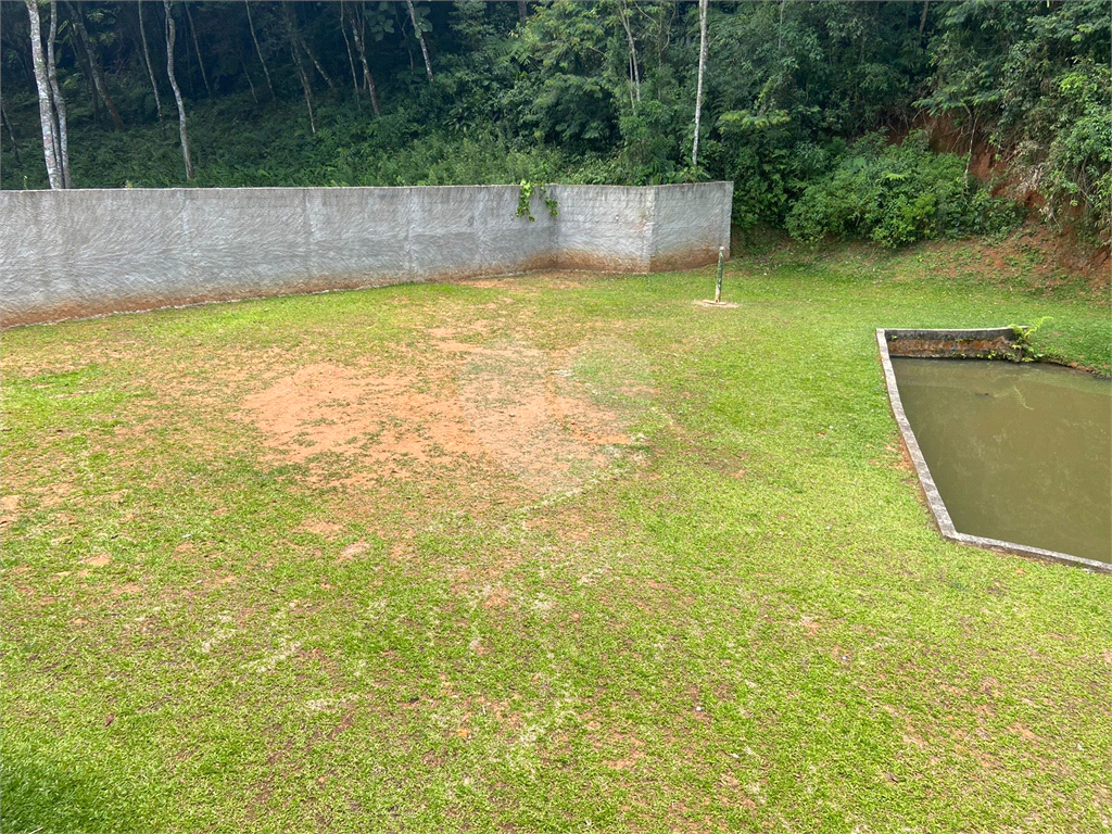 Vende-se chácara com lago Nazare Paulista com 3.000 m² 