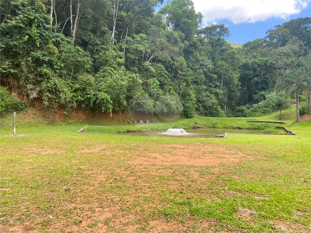 Vende-se chácara com lago Nazare Paulista com 3.000 m² 