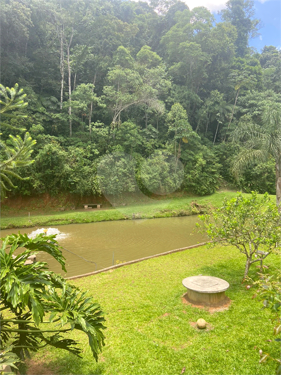 Vende-se chácara com lago Nazare Paulista com 3.000 m² 